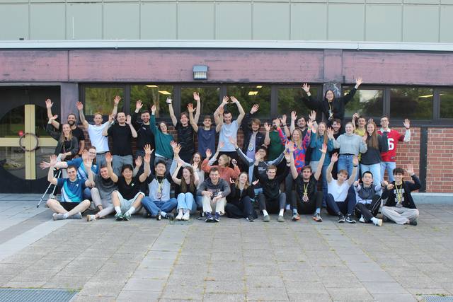 Jubelndes Gruppenfoto
