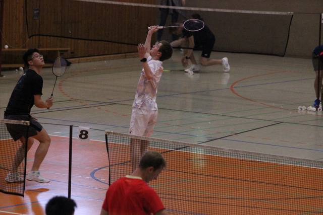 Ballwechsel am Netz, Feld 8